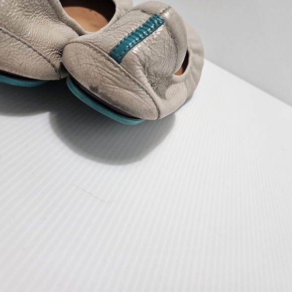 FEATHER GREY TIEKS, SIZE 10 - Picture 5 of 5